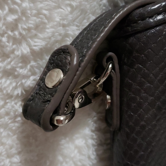 Jewell snake pattern purse. - Picture 4 of 7